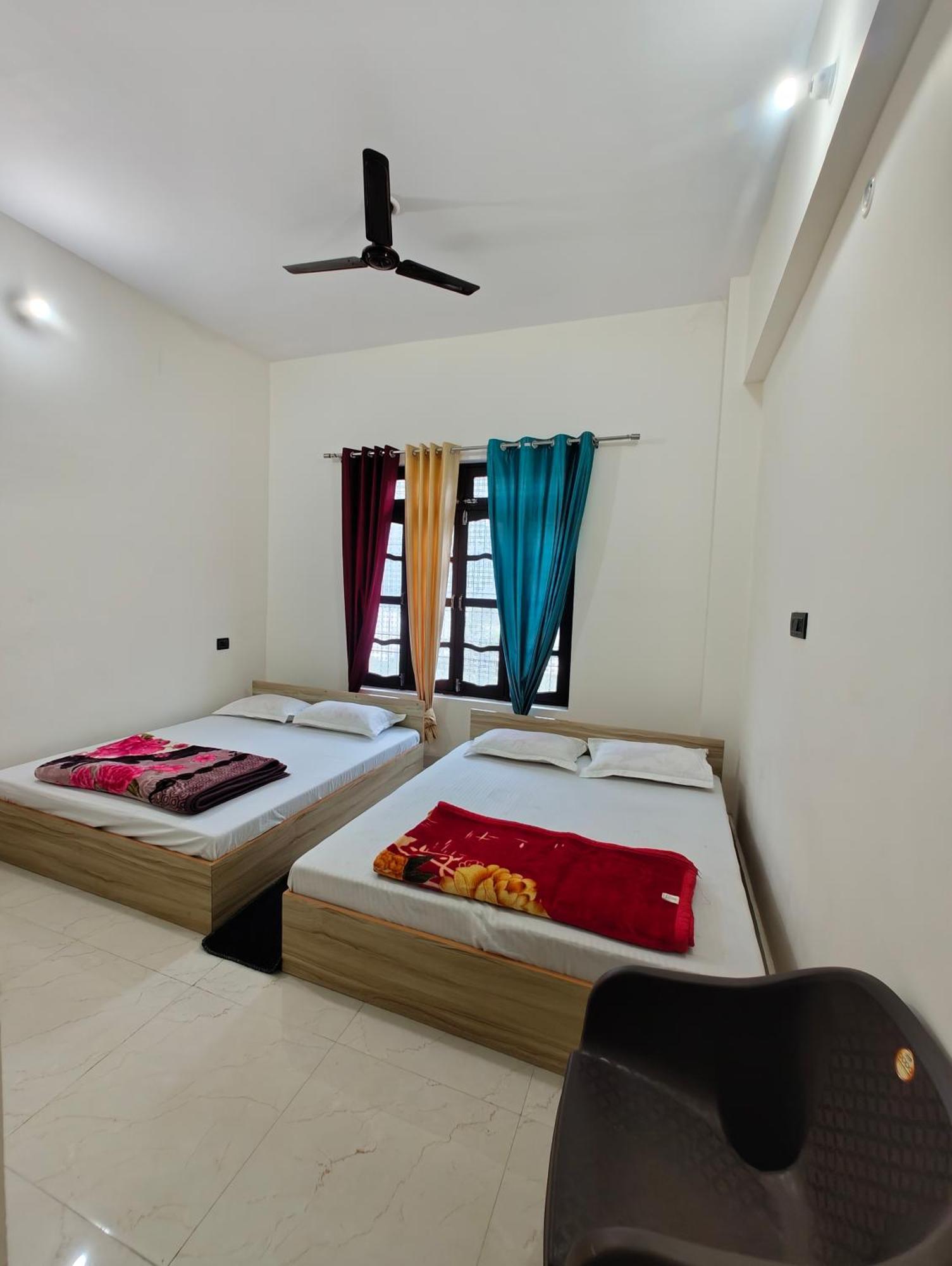 Hotel Abhishek Chamoli Ngoại thất bức ảnh